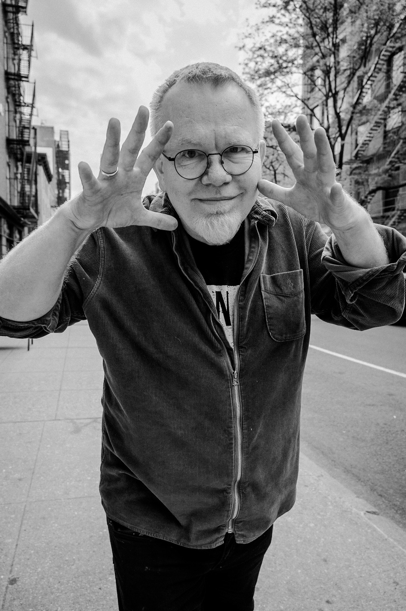 Framing — street portrait